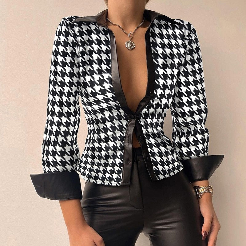 Silvia | V-ringad PU-läder tryckt långärmad patchwork-blus